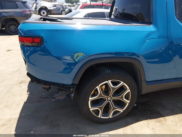 Rivian R1t Adventure 2022 7FCTGAAAXNN006415 Image 6