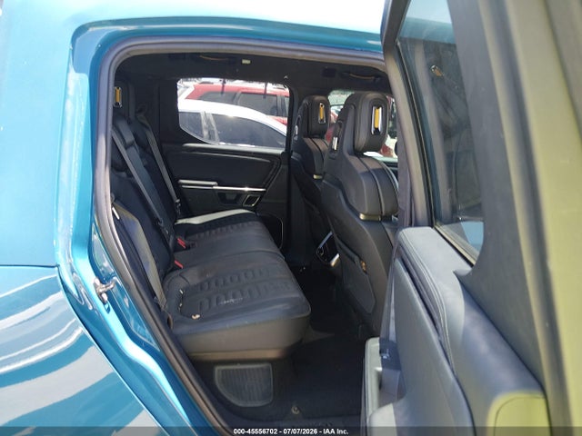 Rivian R1t Adventure 2022 7FCTGAAAXNN006415 Image 8
