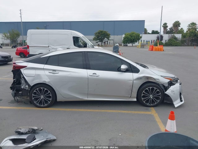 Toyota Prius Prime Premium 2017 JTDKARFP8H3023910 Image 15