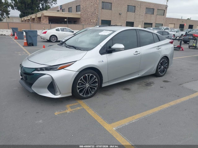 Toyota Prius Prime Premium 2017 JTDKARFP8H3023910 Image 2