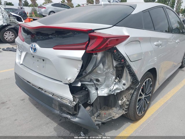 Toyota Prius Prime Premium 2017 JTDKARFP8H3023910 Image 6