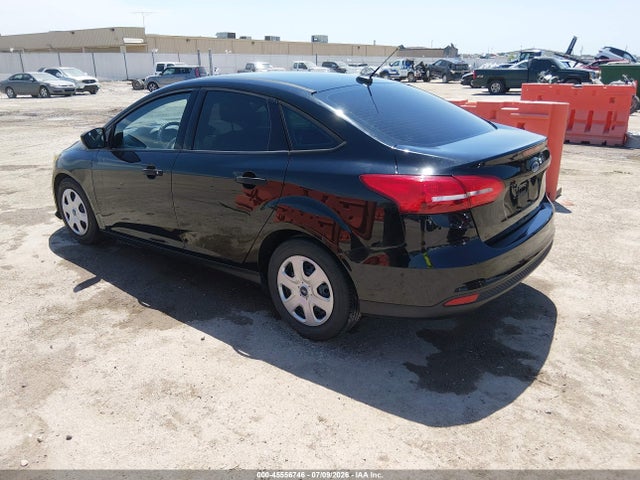Ford FOCUS S 2017 1FADP3E23HL296236 Image 3