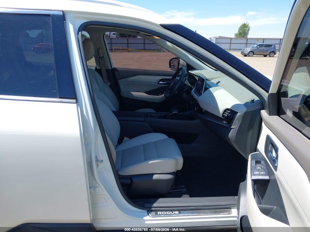 JN8AT3BB7MW233991 Nissan Rogue Sv Intelligent Awd