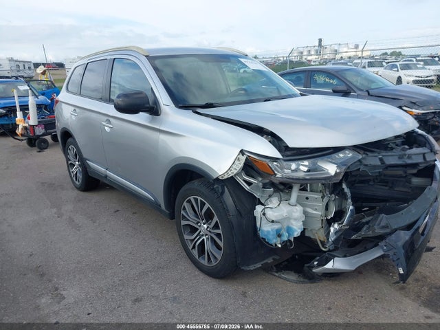 2018 Mitsubishi Outlander Es მანქანა იყიდება აუქციონზე, vin: JA4AZ3A3XJZ038492, აუქციონის ნომერი: 45556785