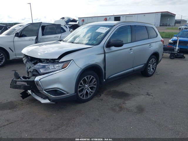 2018 Mitsubishi Outlander Es მანქანა იყიდება აუქციონზე, vin: JA4AZ3A3XJZ038492, აუქციონის ნომერი: 45556785