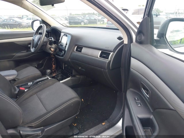 2018 Mitsubishi Outlander Es მანქანა იყიდება აუქციონზე, vin: JA4AZ3A3XJZ038492, აუქციონის ნომერი: 45556785