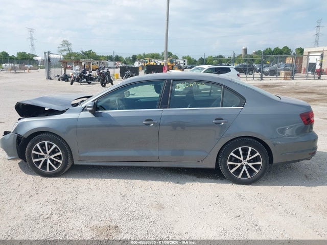 45556930 :رقم المزاد ، 3VWDB7AJ7HM261207 vin ، 2017 Volkswagen Jetta 1.4t Se مزاد بيع