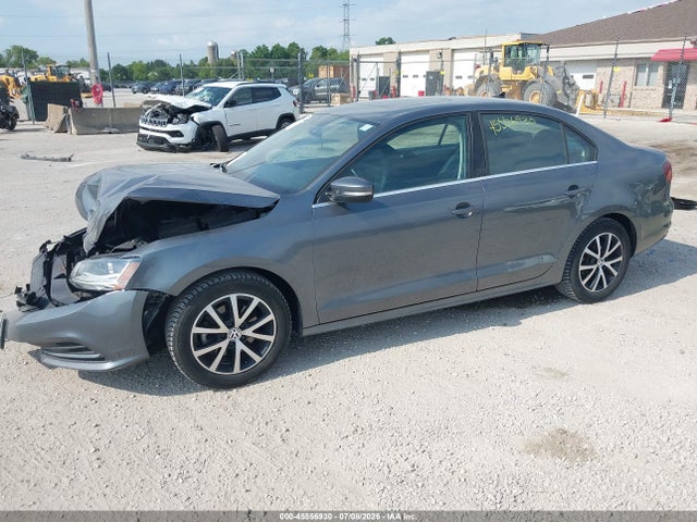45556930 :رقم المزاد ، 3VWDB7AJ7HM261207 vin ، 2017 Volkswagen Jetta 1.4t Se مزاد بيع
