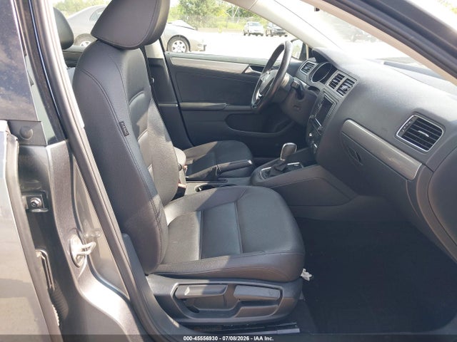 45556930 :رقم المزاد ، 3VWDB7AJ7HM261207 vin ، 2017 Volkswagen Jetta 1.4t Se مزاد بيع
