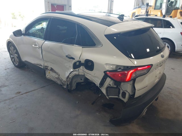 2022 Ford Escape Titanium მანქანა იყიდება აუქციონზე, vin: 1FMCU9J90NUA13507, აუქციონის ნომერი: 45556968