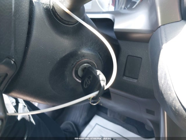 Toyota RAV4 LE 2018 JTMZFREV8JJ183514 Image 11