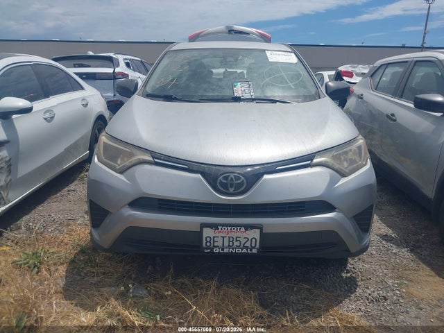 Toyota RAV4 LE 2018 JTMZFREV8JJ183514 Image 13