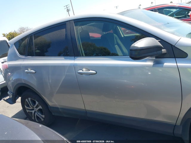 Toyota RAV4 LE 2018 JTMZFREV8JJ183514 Image 14
