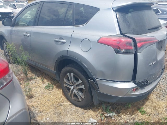 Toyota RAV4 LE 2018 JTMZFREV8JJ183514 Image 3