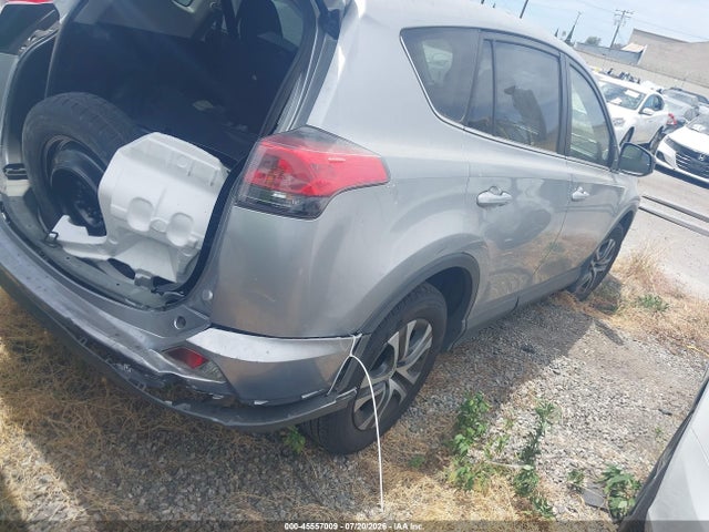 Toyota RAV4 LE 2018 JTMZFREV8JJ183514 Image 4