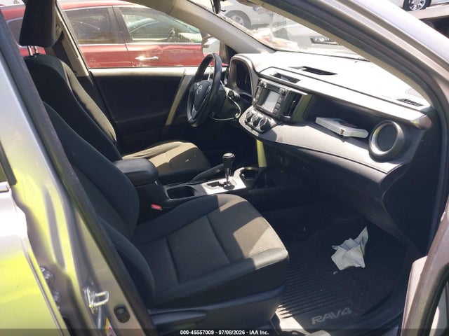 Toyota RAV4 LE 2018 JTMZFREV8JJ183514 Image 5