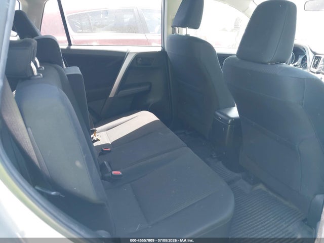 Toyota RAV4 LE 2018 JTMZFREV8JJ183514 Image 8
