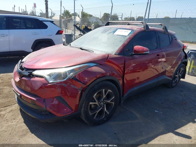 Toyota C-HR XLE 2018 NMTKHMBX0JR057802 Image 2