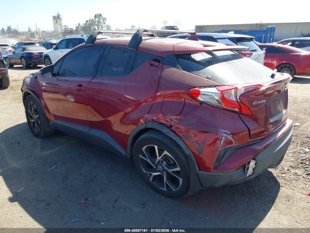 Toyota C-HR XLE 2018 NMTKHMBX0JR057802 Image 3