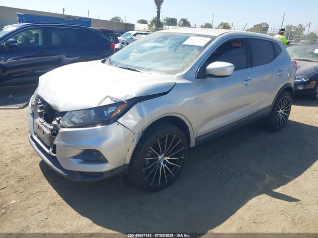 JN1BJ1AV2MW303034 Nissan Rogue Sport S Fwd Xtronic Cvt