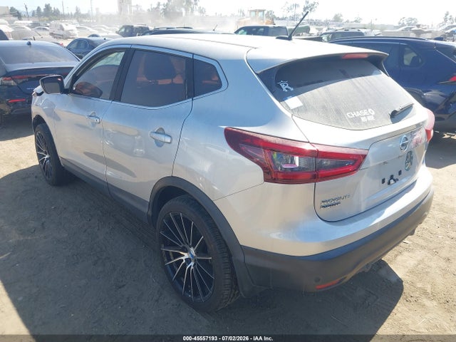 JN1BJ1AV2MW303034 Nissan Rogue Sport S Fwd Xtronic Cvt