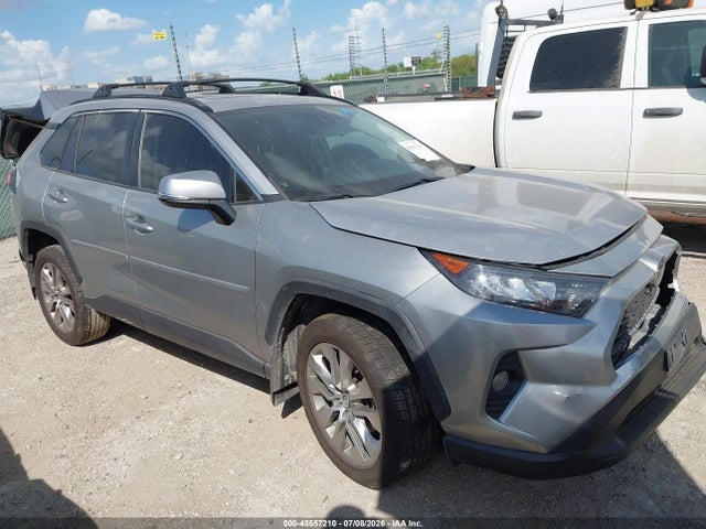 Продаж на аукціоні авто 2020 Toyota Rav4 Xle Premium, vin: 2T3C1RFV0LW096648, номер лоту: 45557210