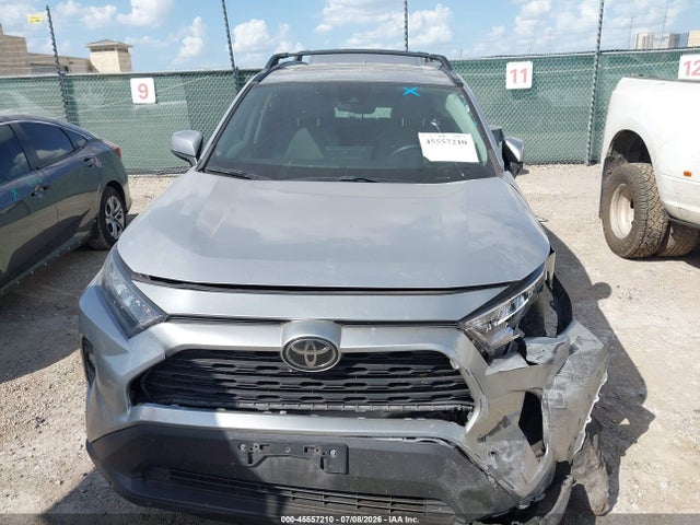 Продаж на аукціоні авто 2020 Toyota Rav4 Xle Premium, vin: 2T3C1RFV0LW096648, номер лоту: 45557210