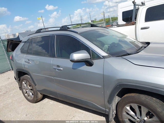 Продаж на аукціоні авто 2020 Toyota Rav4 Xle Premium, vin: 2T3C1RFV0LW096648, номер лоту: 45557210