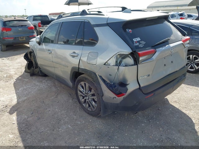 Продаж на аукціоні авто 2020 Toyota Rav4 Xle Premium, vin: 2T3C1RFV0LW096648, номер лоту: 45557210