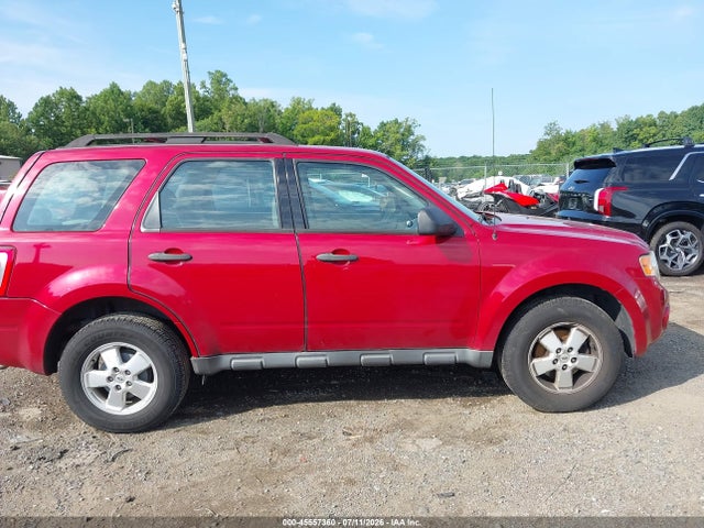 45557360 :رقم المزاد ، 1FMCU0C72AKD31173 vin ، 2010 Ford Escape Xls مزاد بيع