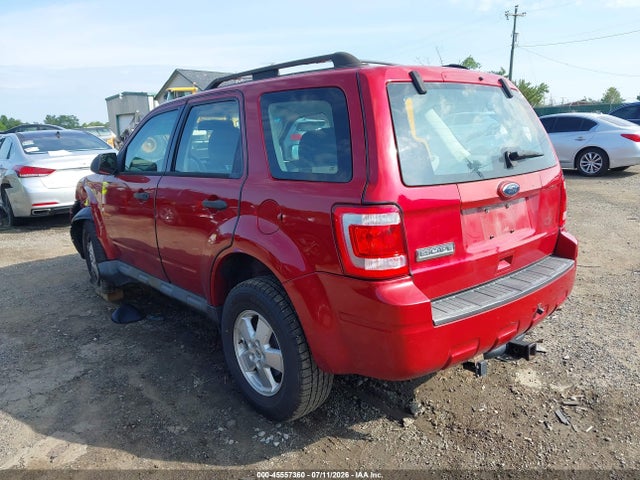 45557360 :رقم المزاد ، 1FMCU0C72AKD31173 vin ، 2010 Ford Escape Xls مزاد بيع