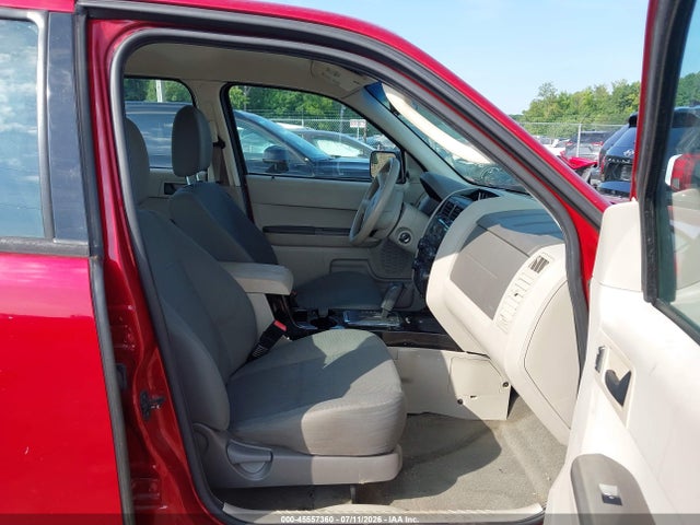 45557360 :رقم المزاد ، 1FMCU0C72AKD31173 vin ، 2010 Ford Escape Xls مزاد بيع