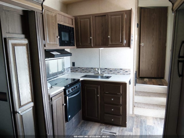 Продажа на аукционе авто 2017 Forest Riv Rockwood, vin: 4X4FRLC22HZ146058, номер лота: 45557365