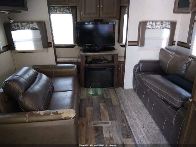 Продажа на аукционе авто 2017 Forest Riv Rockwood, vin: 4X4FRLC22HZ146058, номер лота: 45557365