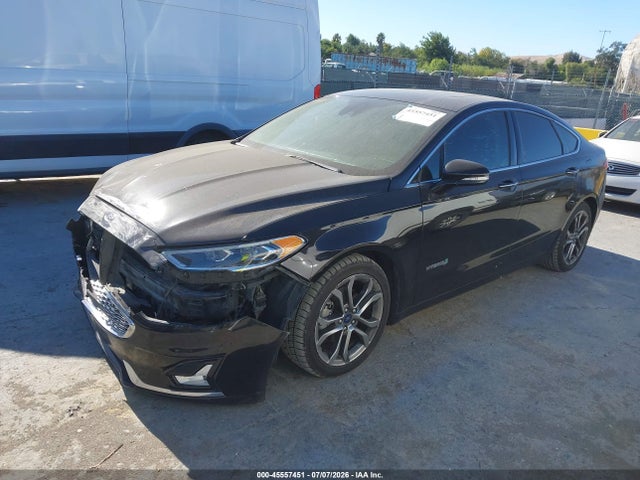 Ford Fusion Hybrid Titanium 2019 3FA6P0RU4KR261300 Image 2