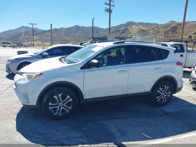 Toyota RAV4 LE 2018 JTMZFREV4JJ727734 Image 14