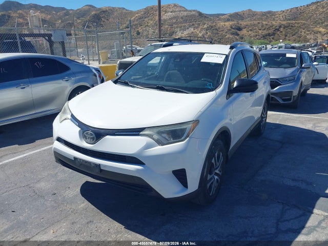 Toyota RAV4 LE 2018 JTMZFREV4JJ727734 Image 2
