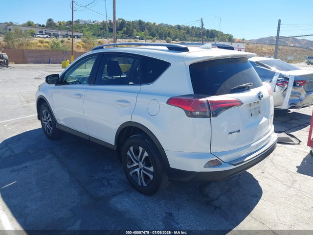 Toyota RAV4 LE 2018 JTMZFREV4JJ727734 Image 3
