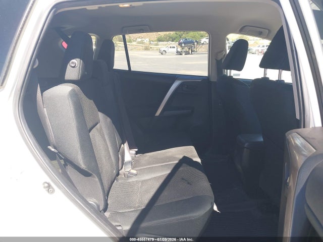Toyota RAV4 LE 2018 JTMZFREV4JJ727734 Image 8
