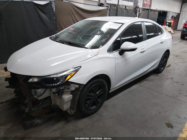 Chevrolet Cruze Lt Auto 2018 1G1BE5SMXJ7158046 Image 2