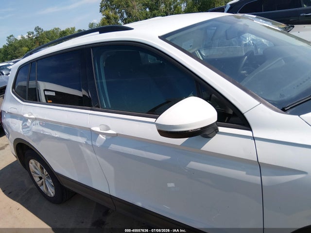 Продаж на аукціоні авто 2018 Volkswagen Tiguan 2.0t S, vin: 3VV1B7AX2JM111765, номер лоту: 45557636