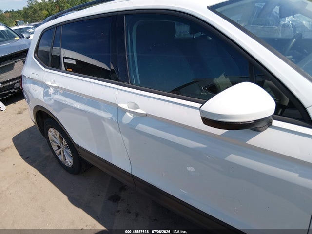 Продаж на аукціоні авто 2018 Volkswagen Tiguan 2.0t S, vin: 3VV1B7AX2JM111765, номер лоту: 45557636