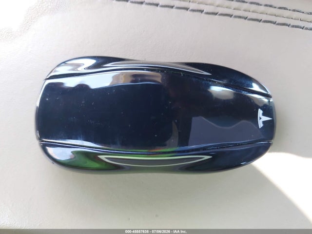 45557638 :رقم المزاد ، 5YJSA1CN8DFP28983 vin ، 2013 Tesla Model S مزاد بيع