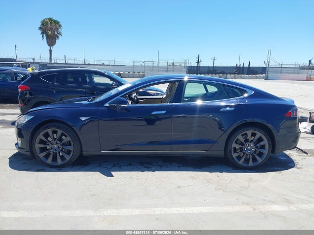 45557638 :رقم المزاد ، 5YJSA1CN8DFP28983 vin ، 2013 Tesla Model S مزاد بيع