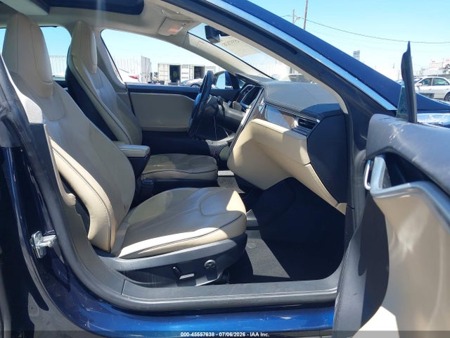 45557638 :رقم المزاد ، 5YJSA1CN8DFP28983 vin ، 2013 Tesla Model S مزاد بيع