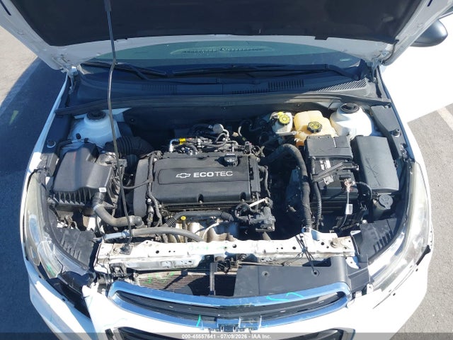 Chevrolet Cruze Ls Manual 2015 1G1PB5SG0F7102018 Image 10