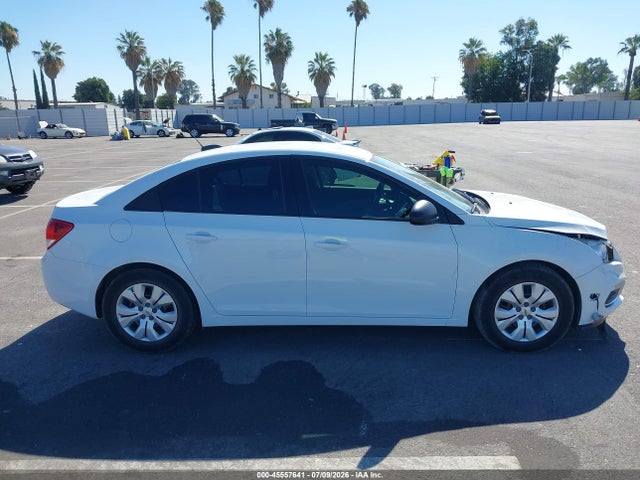 Chevrolet Cruze Ls Manual 2015 1G1PB5SG0F7102018 Image 14