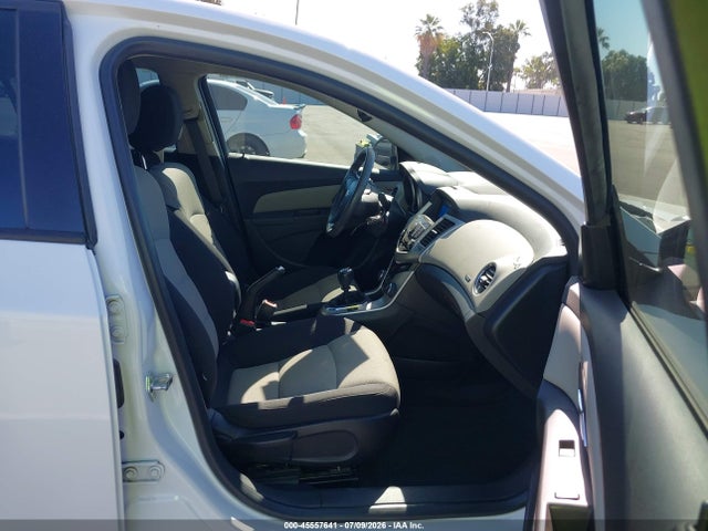 Chevrolet Cruze Ls Manual 2015 1G1PB5SG0F7102018 Image 5