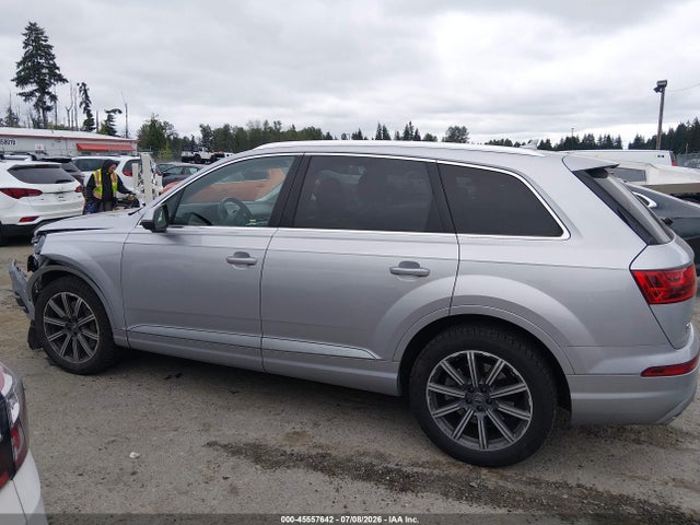 Audi Q7 3.0t Premium 2018 WA1VAAF76JD000800 Image 14