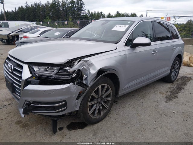 Audi Q7 3.0t Premium 2018 WA1VAAF76JD000800 Image 2